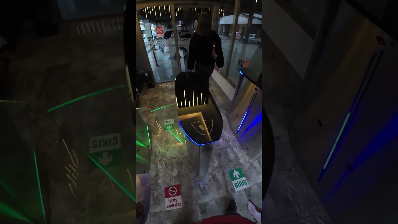 Abla beni çocuğu zannediyor… #garibinho #keşfet #motovlog #kurye #izmir