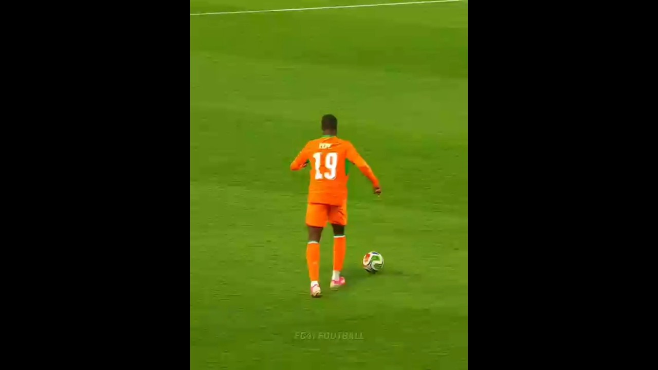 لمن اخوك الي ما يعرف يلعب يلعب ضدك؟!