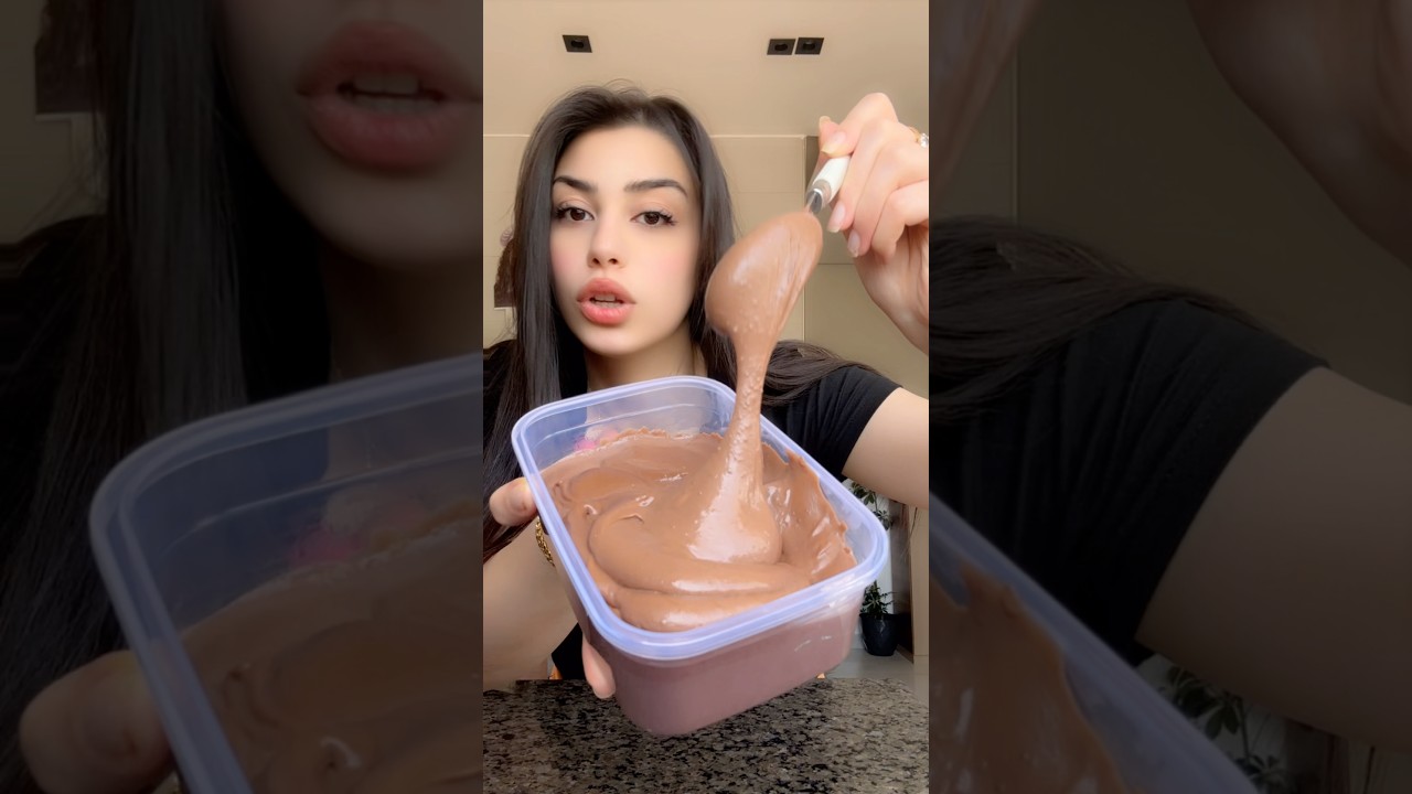 مافي اسهل من هيك شكولاته بالبيت رهيبه 😍#sweet #foryou #eating #food #youtubeshorts