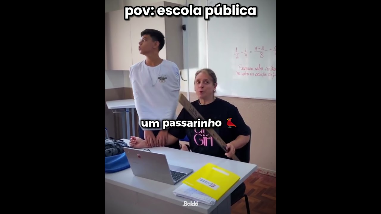 eles começaram a brigar na aula kkkkk l #humor #engraçado #escola #shorts