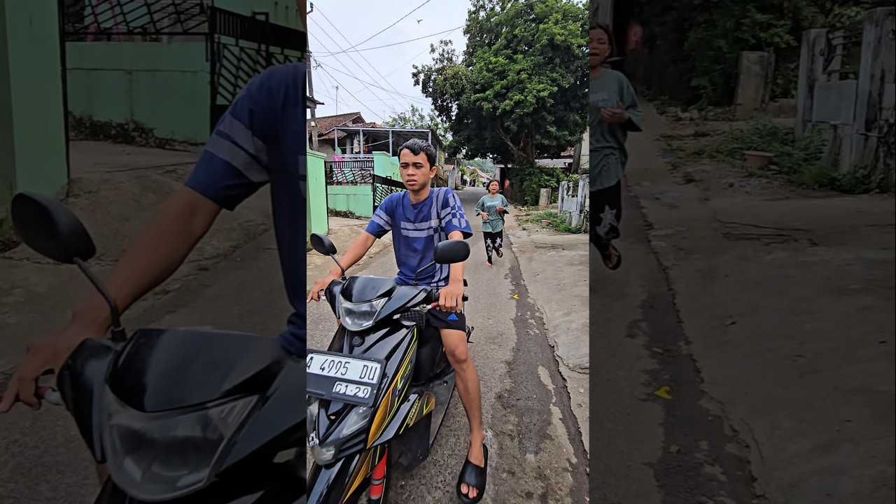 resih sendal nya kebawa motor#trendingshorts