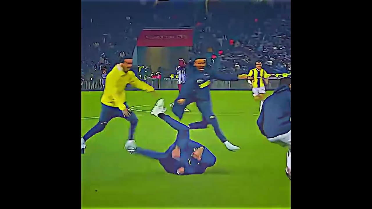 لحضات نادرە في کرة القدم🔥😳 #foryou #account #messi #ronaldo #یوتیوبر