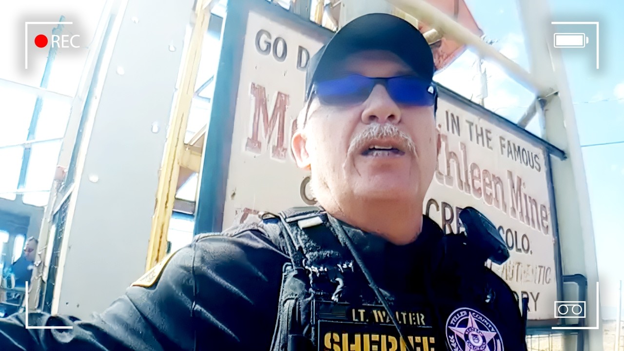 Elevator Crushes Tour Guide to Death in Front of Tourists