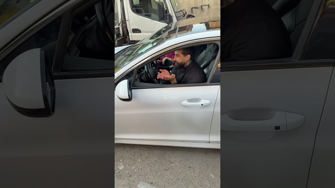 الطريق ينادي… والابتسامة تقول: يلا نروح 😂🚗🔥