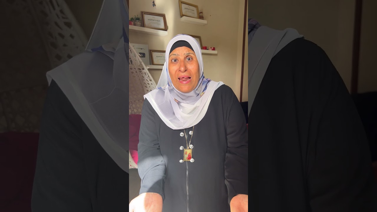الاخ الصغير الرخم😂