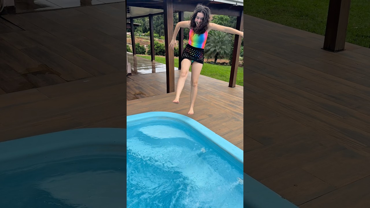 BANHO DE PISCINA… #trend #funny