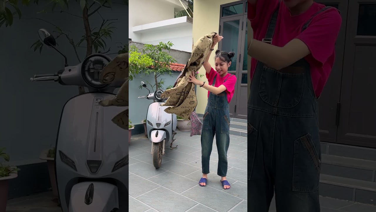 vật dụng che nắng ,che mưa không thể thiếu dành cho xe oto và xe máy 😲🚕🚙🛵🏍 #funny