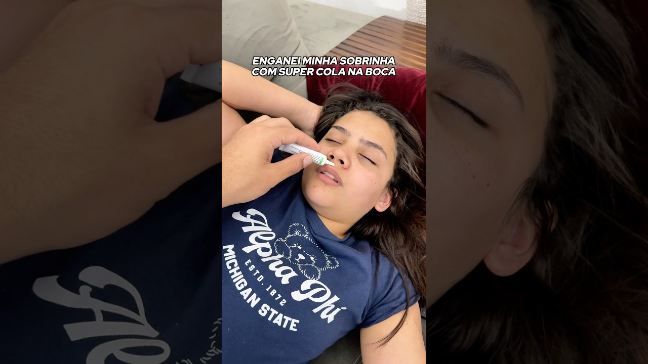A REAÇÃO DA MINHA SOBRINHA VENDO A BOCA COM COLA KKKKK #sobrinha #reação
