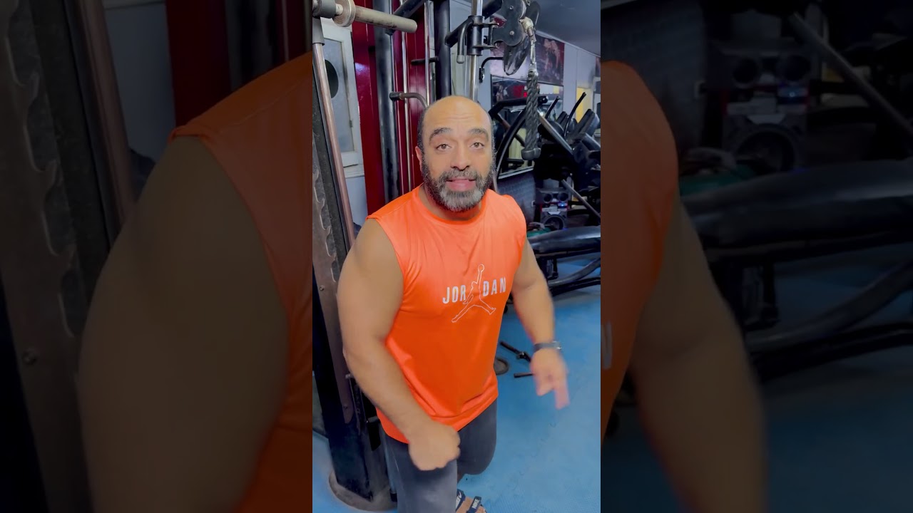 لما تهش كلب… ويجيبلك عيلته كلها 😂🐕