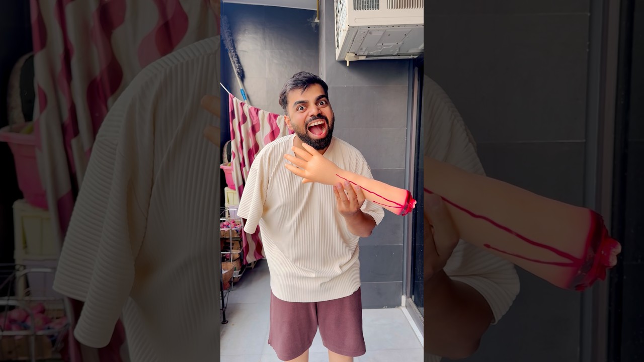Gaurav apna haath kha kar zombie ban gaya #gauravaroravlogs #youtubeshorts #shorts