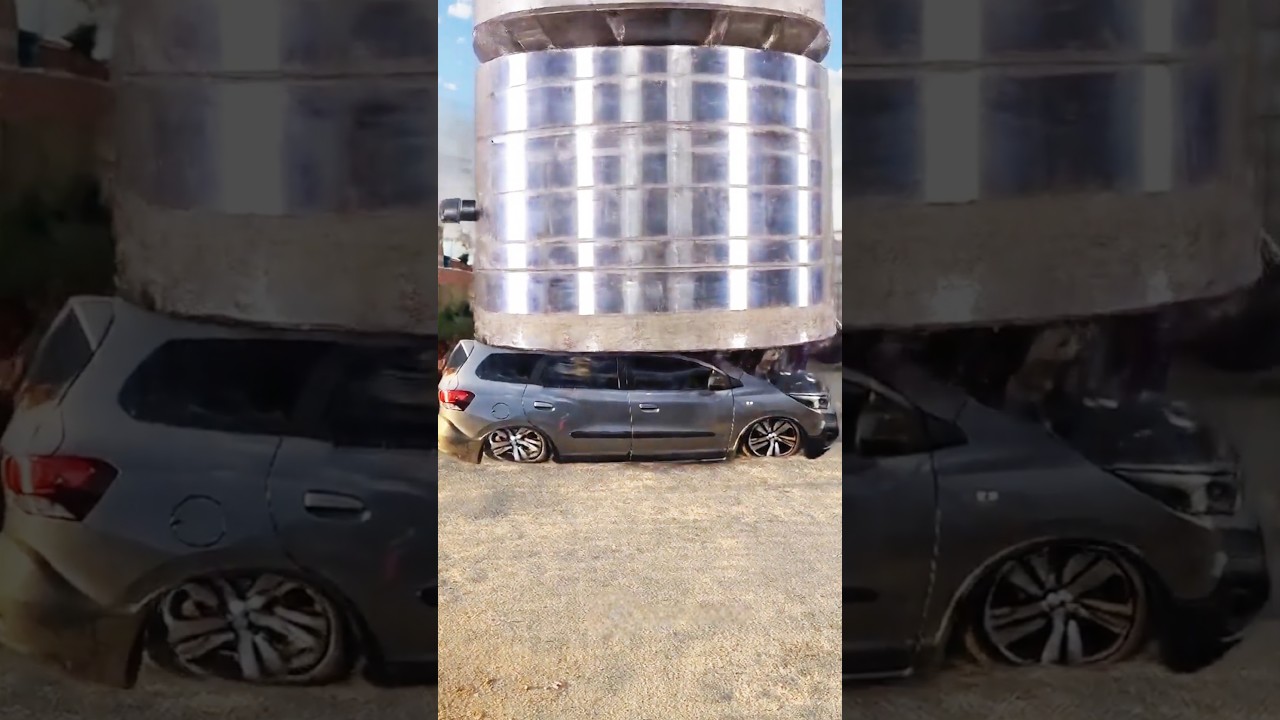 o carro ficou amassado coitado 😱