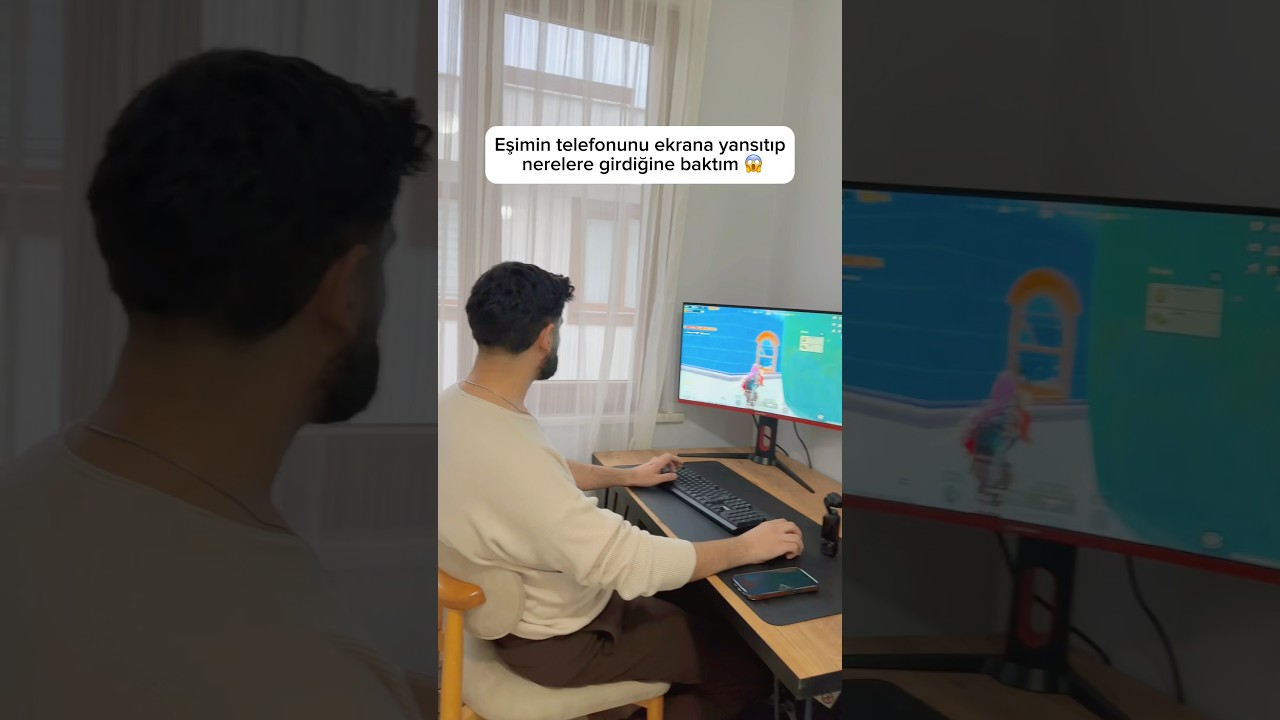 Telefonu televizyona bağlamış😂📱