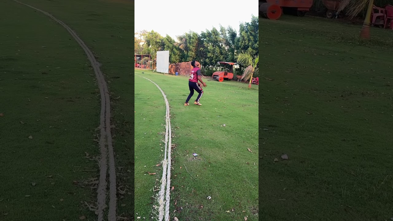 Aaj to alag he catch liya #shortvideo #cricket #bowlingcenter #cricketdrills