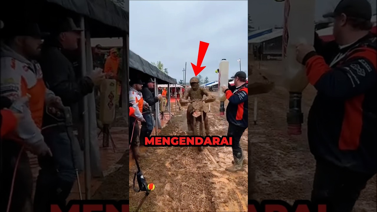 Rahasia Helm Pembalap di Lintasan Berlumpur