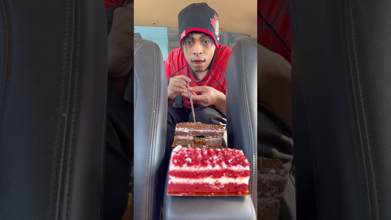 ازااااي معلقة الجاتوة فالسيارة 😱🎂