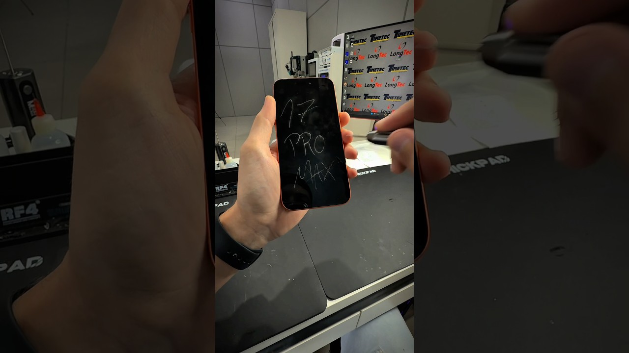Troca somente do vidro iPhone 17 Pro Max!  Quanto você acha que eu cobrei por esse serviço?