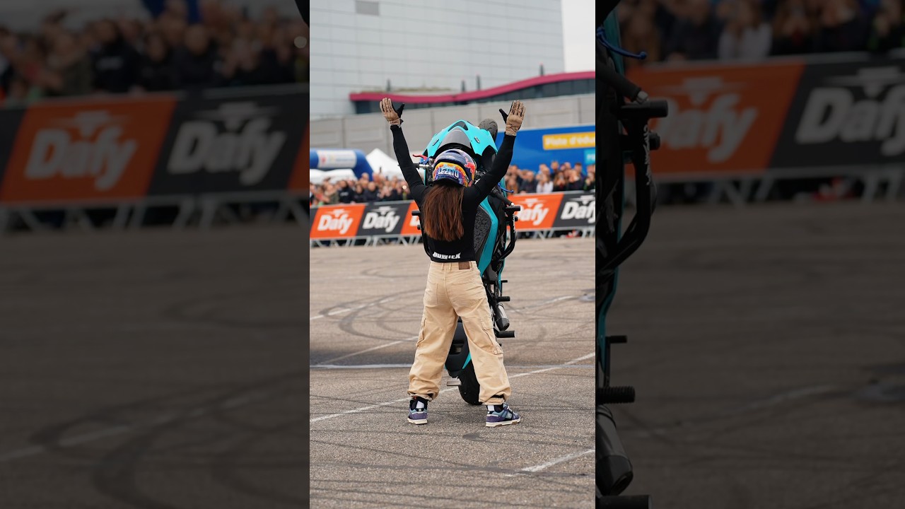 My bike just loves being vertical ? 🏍️↕️🔥