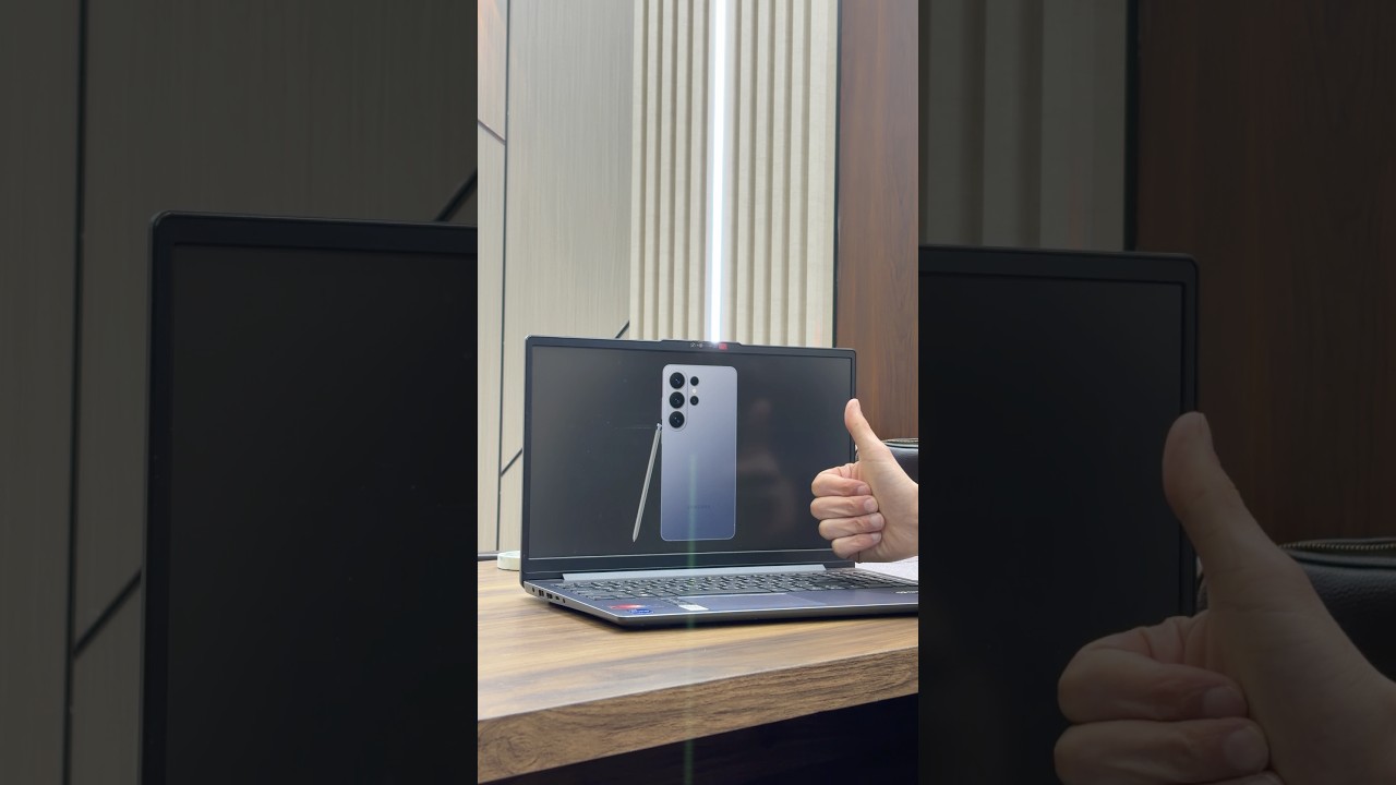 مصمم سامسونج 😂✌🏻🤣