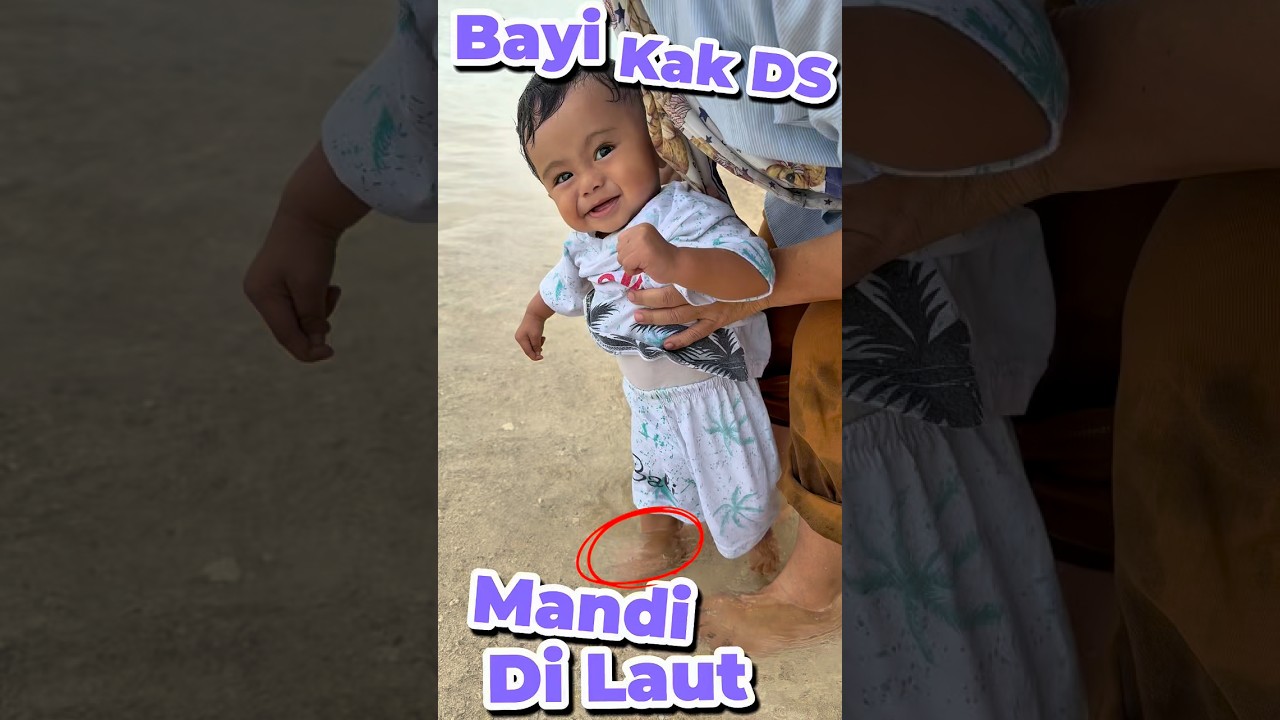 Bayi kak DS mandi Di Laut #anakdesa #minivlog #comedy #laut #bayi