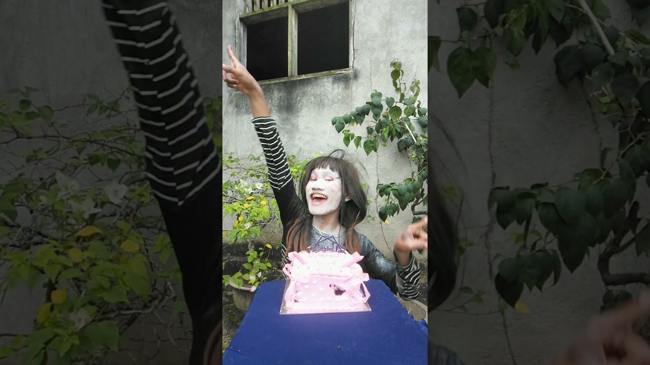 rebutan cake #shorts #short #shortvideo #shortviral #viralshort #trending #jamilaofficial