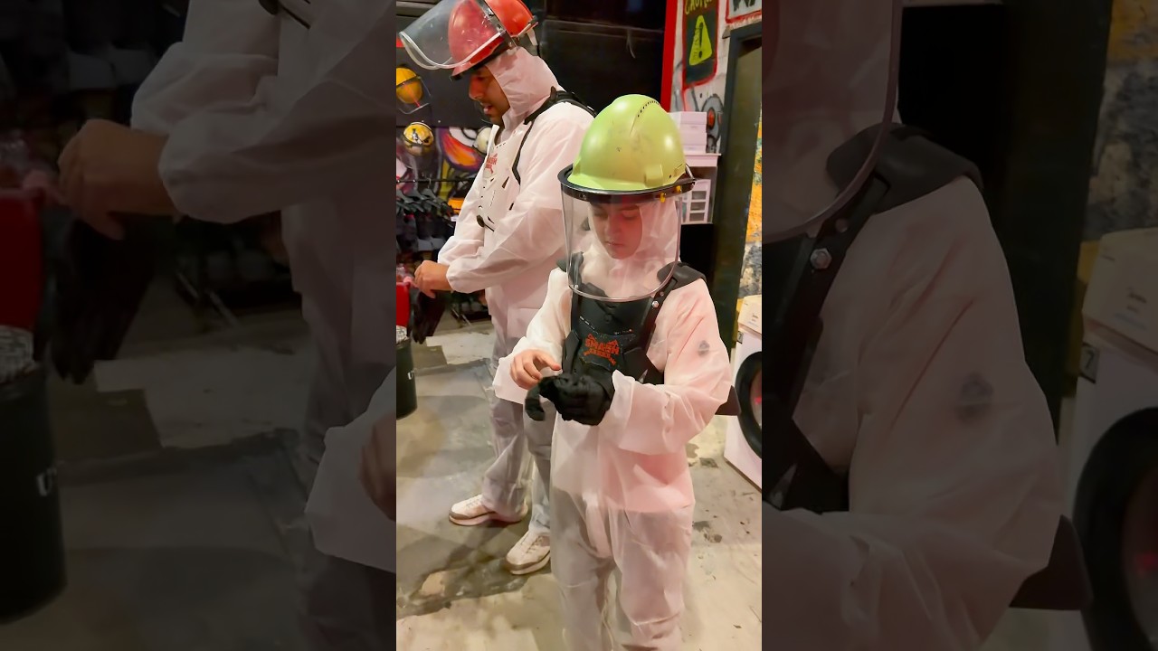 دخلنا مع خلودة على غرفة التحطيم في دبي 😱حطمنا وكسرنا كلشي بالغرفة😰