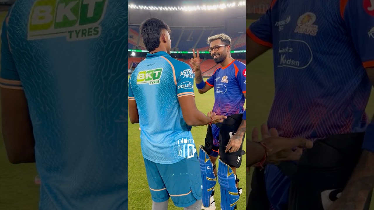 Bat exchange ❌Specs exchange ✅ | #MumbaiIndians #OneFamily #TATAIPL #GTvMI