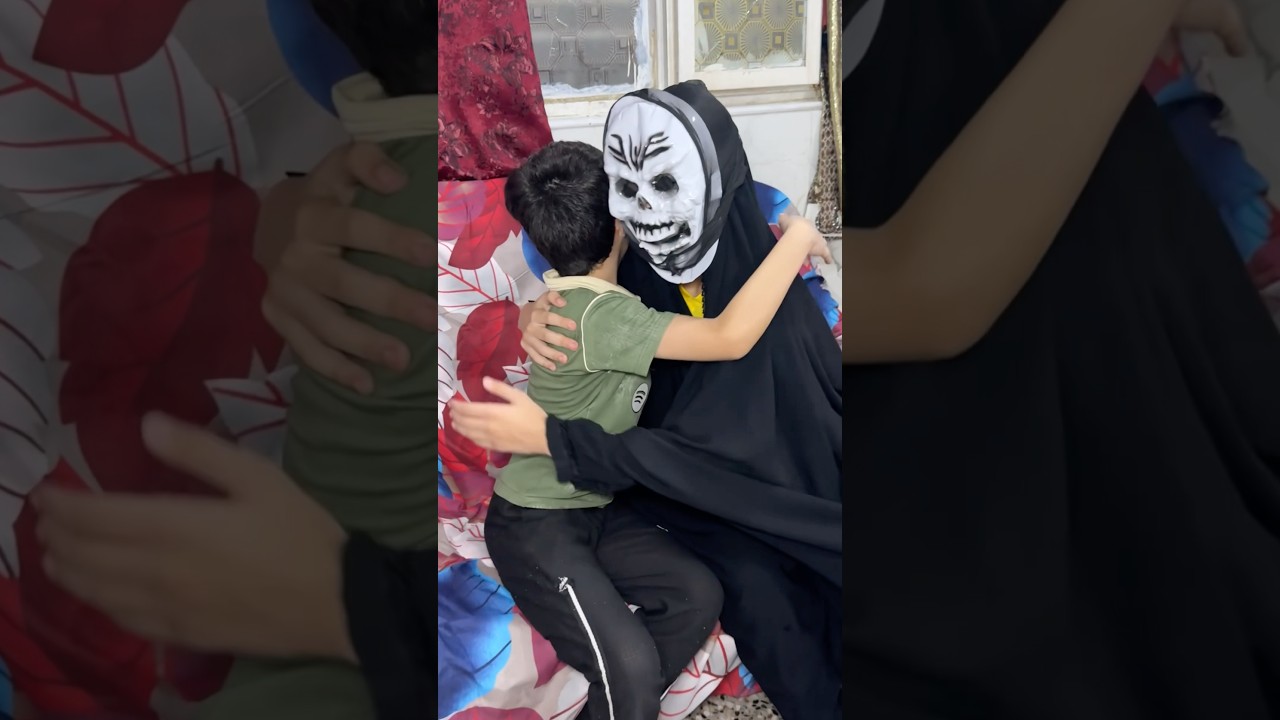 بلونه اذا شاف الجني 👺😂