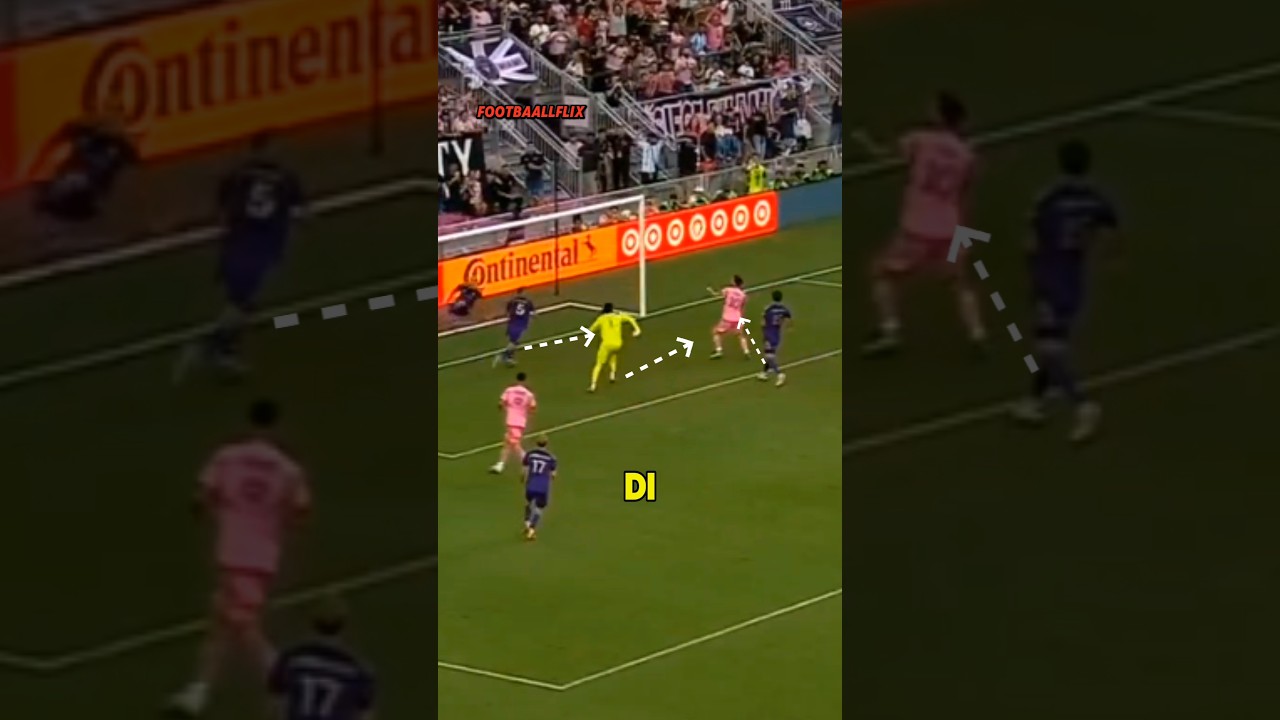 hanya dengan satu gerakan Messi bisa cetak gol 🧠😱 #footballshorts