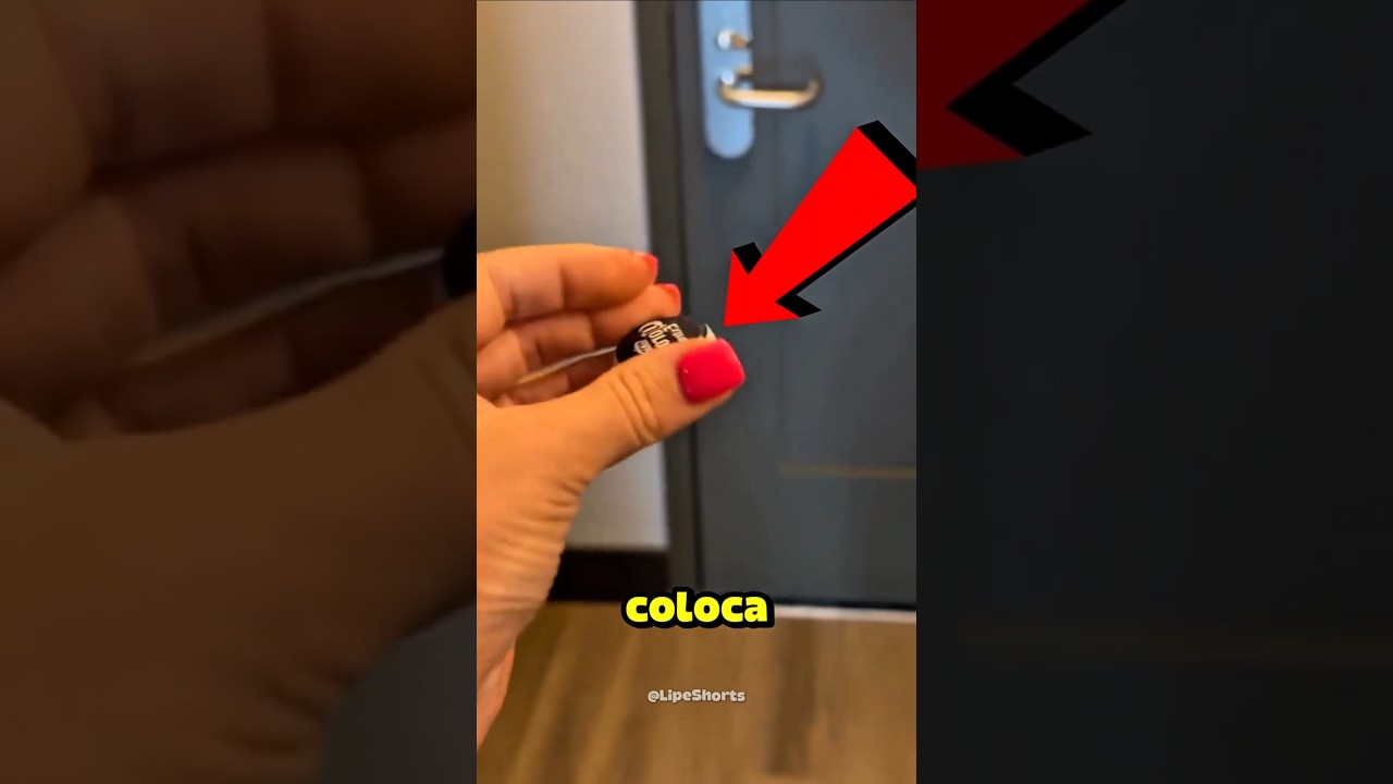 Ela Faz Isso Para se Proteger em Todos os Hotéis! 😳👀 #curiosidades #shorts