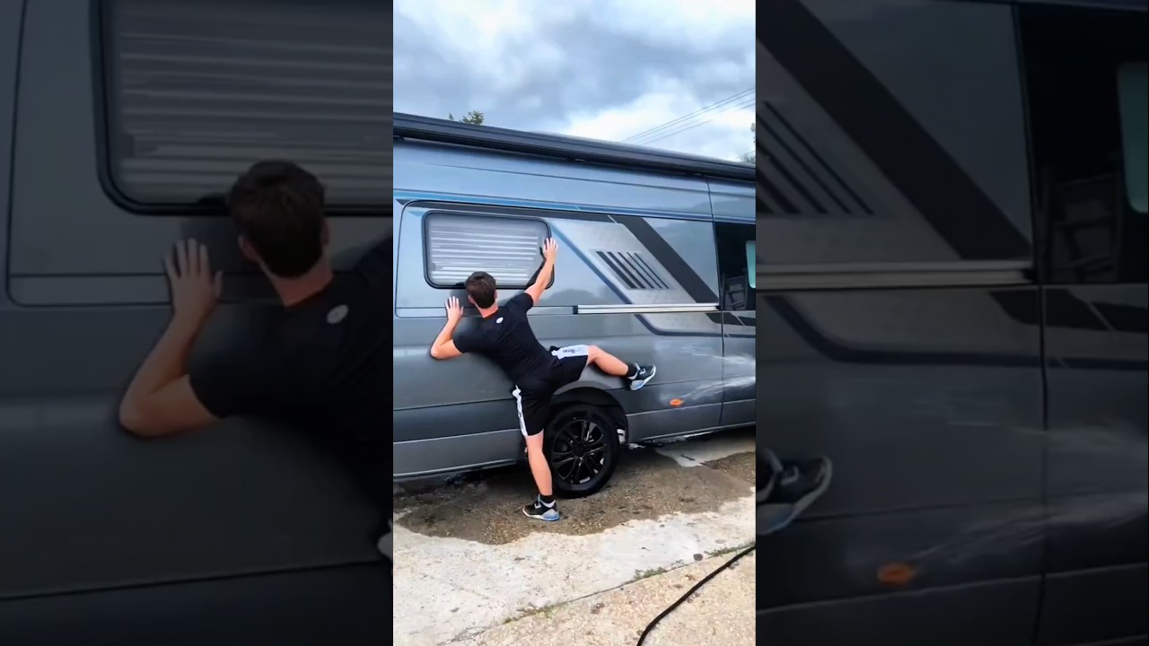 جنون الفن الحديث على السيارة – لمسة إبداعية غير متوقعة! 🎨😜🖌️✨🚗