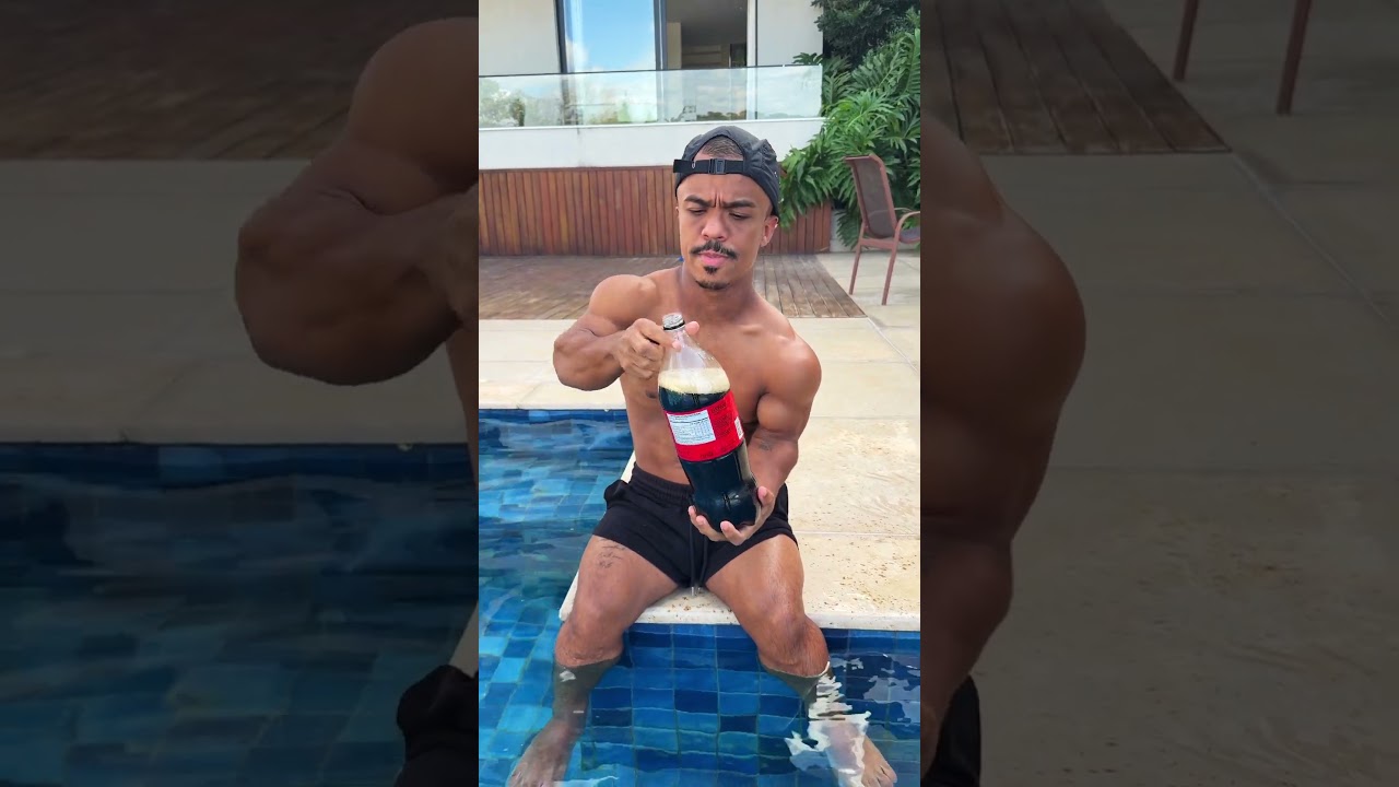 COCA COLA COM UM ANÃO! #shorts