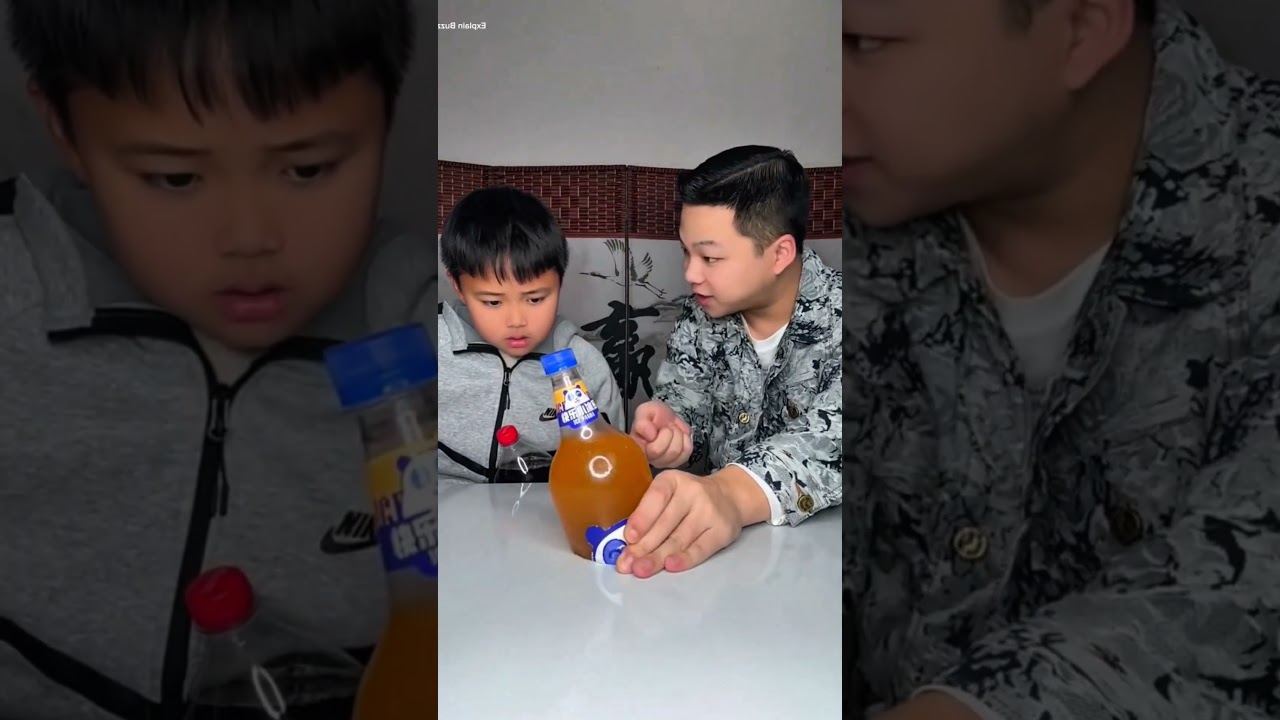 يمزح مع أخوه الصغير في البيت بطريقة مميزة! ❤️