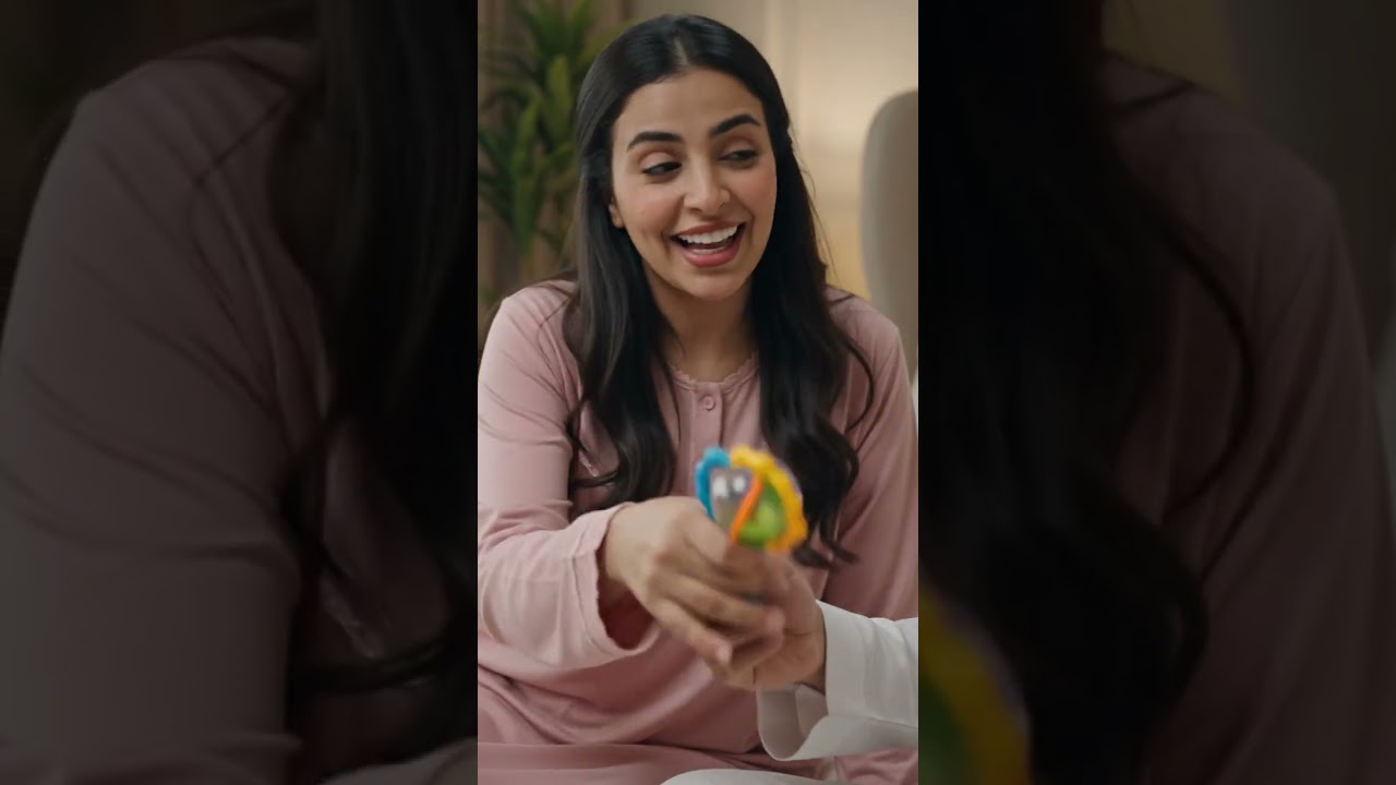 لما تغار الزوجة من تدليل الأب للطفل وتبي نصيبها من الاهتمام! 😭👶
