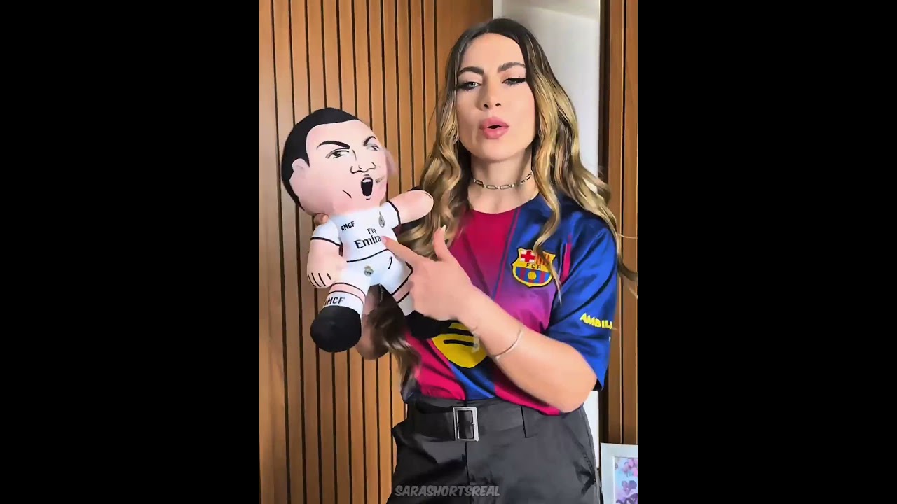 Real Madrid Fans Are Insane🤯⚽️ #shorts #ronaldo #football #fifa #laminyamal