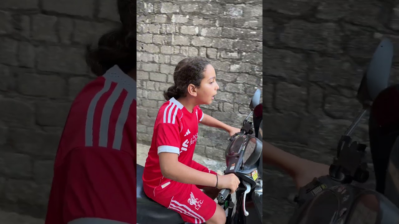 ياسين ڤان دايك الصغير بيختنق من ميسي و بيروح يضربو 😱😱😱😱