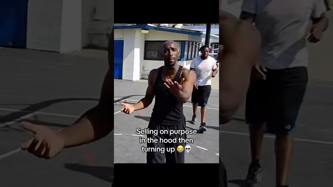 Selling on purpose in the hood then turning up 😭💀#shorts #basketball #sports #viral #hoops