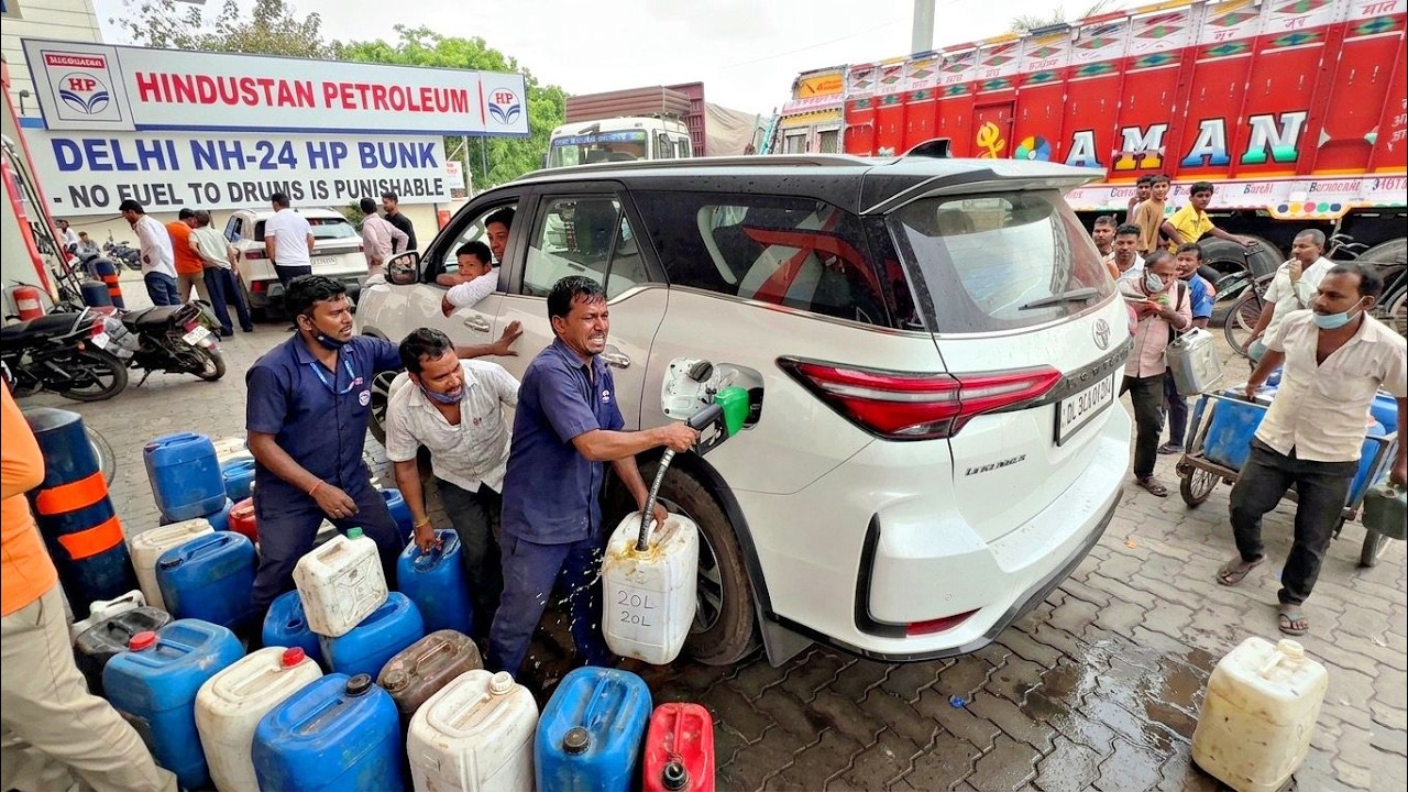 खुलेआम SCAM चल रहा है Petrol Pumps पर 😑 FORTUNER ke liye NO DIESEL ⚠️