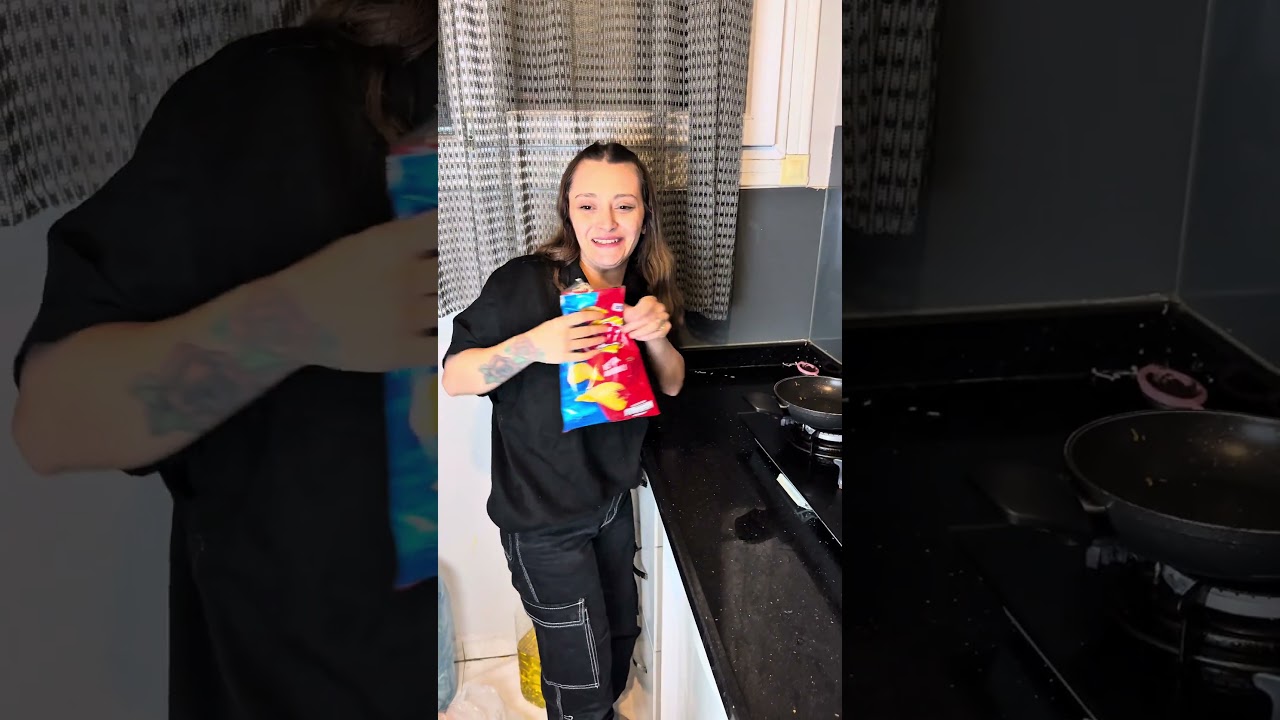 Kezban babasına ketçaplı cipsi yaptı #shortsvideo