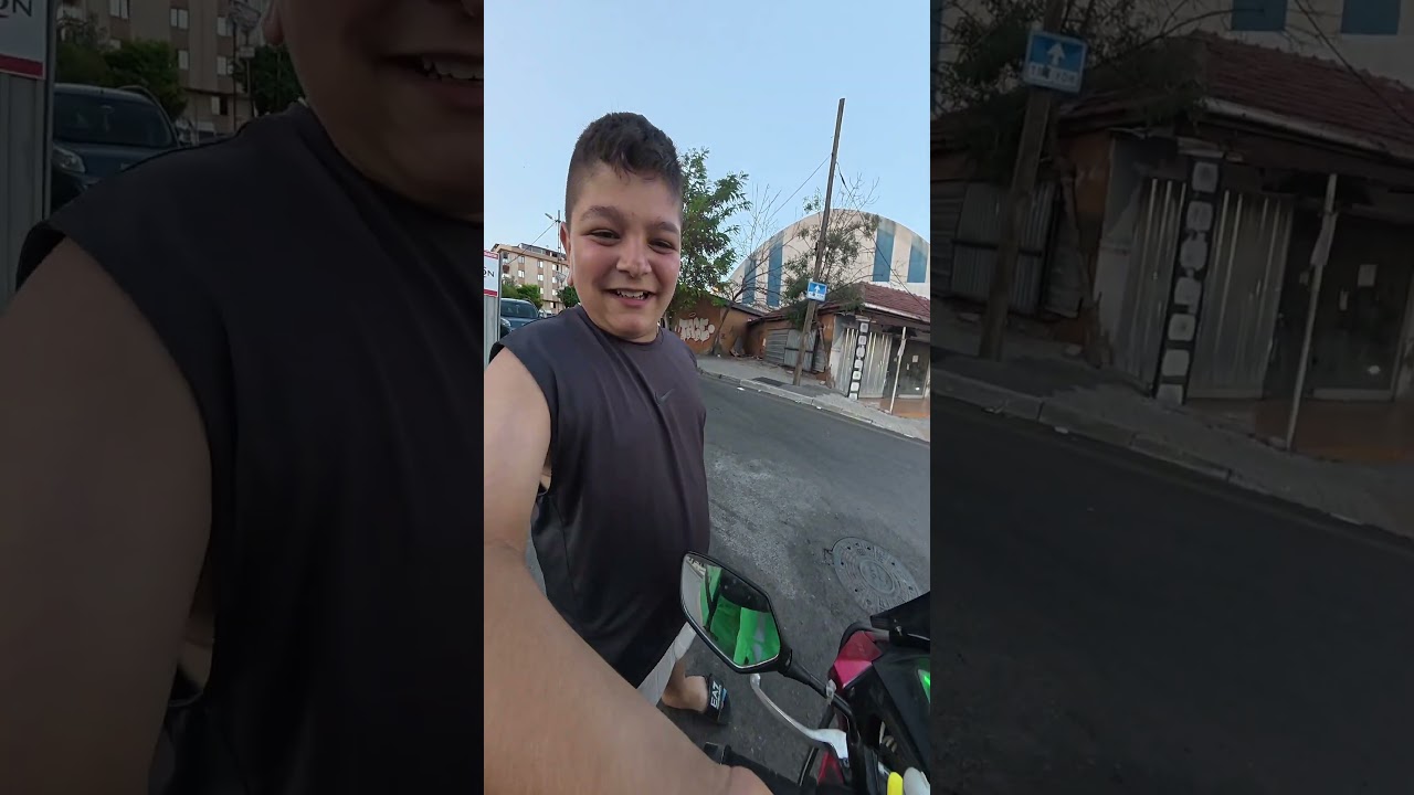 1 TR‘yle yemek yenilir mi 🤣😅 #keşfet #beniöneçıkart #paketservis #smartphone #motovlog