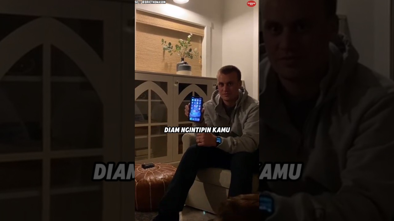 iPhone Kamu Mungkin Sedang Motret Kamu Diam-Diam