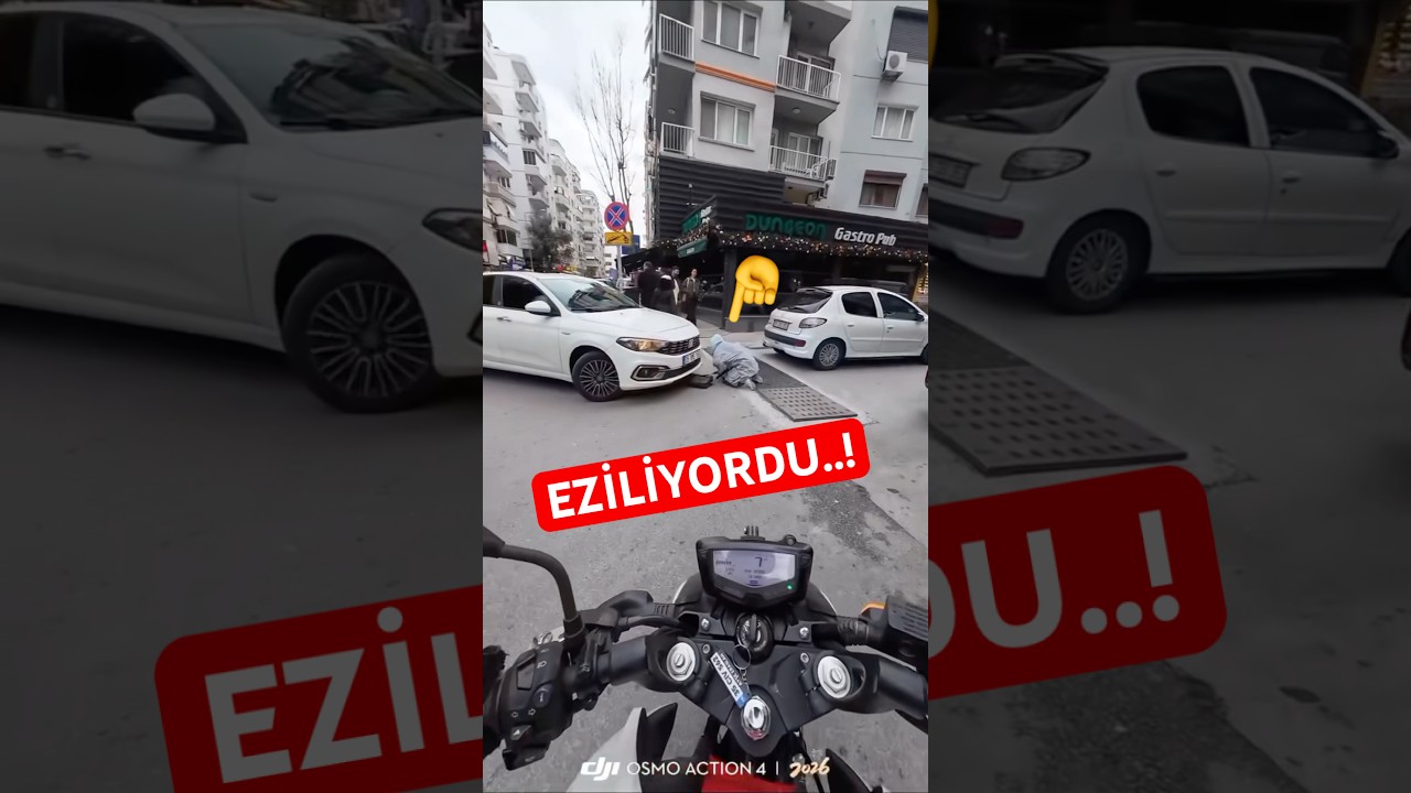 KADIN ARABA ÖNÜNDE EZİLİYORDU😱😱 #kaza #motovlog #motorcu #trafik #trafikkazasi #shorst