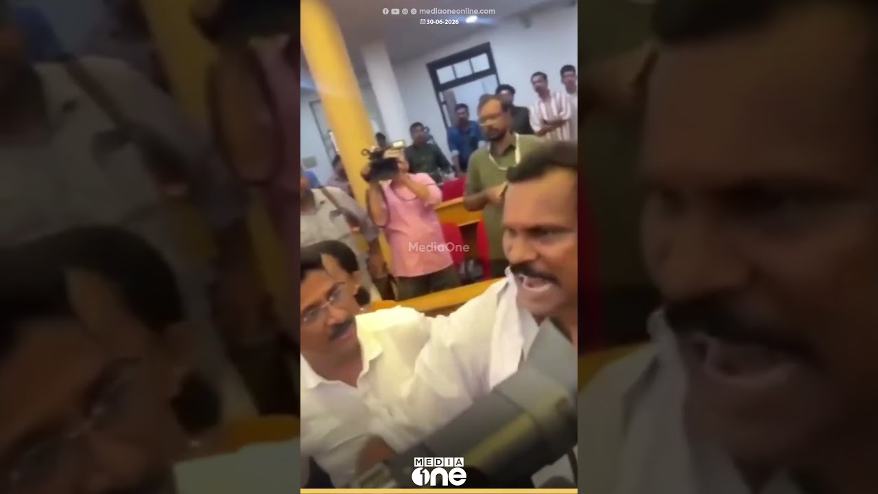 'പോടാ പുല്ലേ, നിന്റെ അപ്പനും അടികിട്ടിയിട്ടുണ്ട്'; ശബരിനാഥിനെ അധിക്ഷേപിച്ച് BJP കൗൺസിലർ