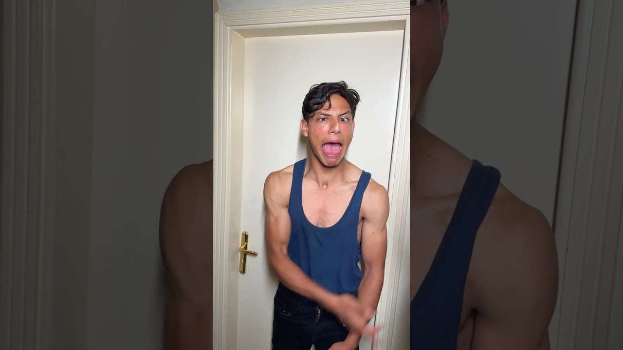 اخرس يحكي واطرش يسمع:😂