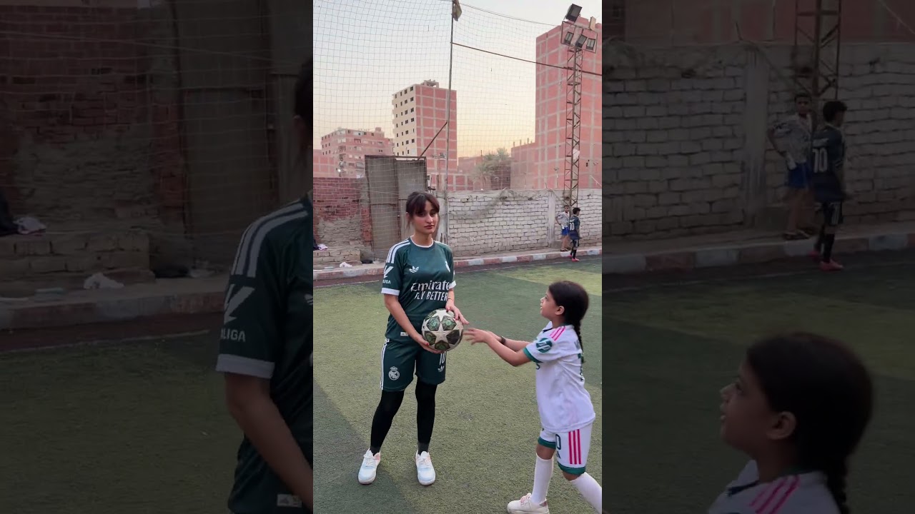 ظهور لعيبه كوره في ملعب امبابي و فرحت امبابي مش طبيعيه😱😱😱😱