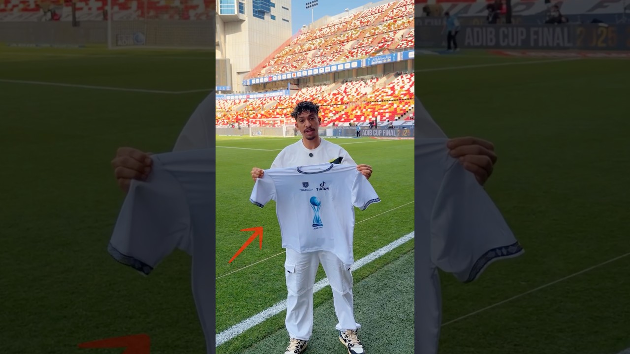 تفتكروا اقدر آخد التيشرت 👕🤔 #odey_amin #football #shorts