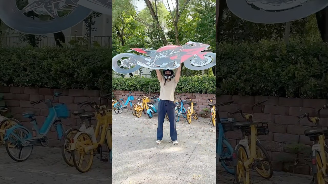 Imprimo una foto de una moto para bromear con mi amigo.