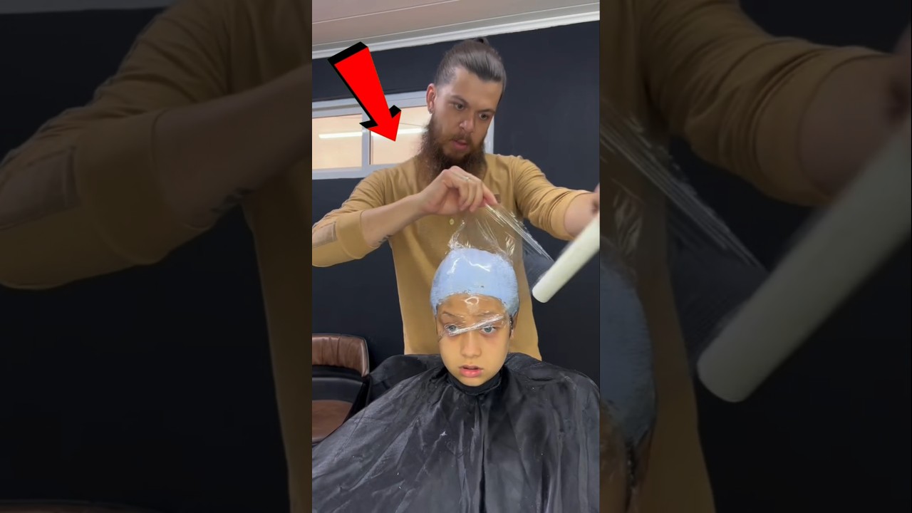 قرر يغير لون شعره لان مامته زعلت من اللون القديم