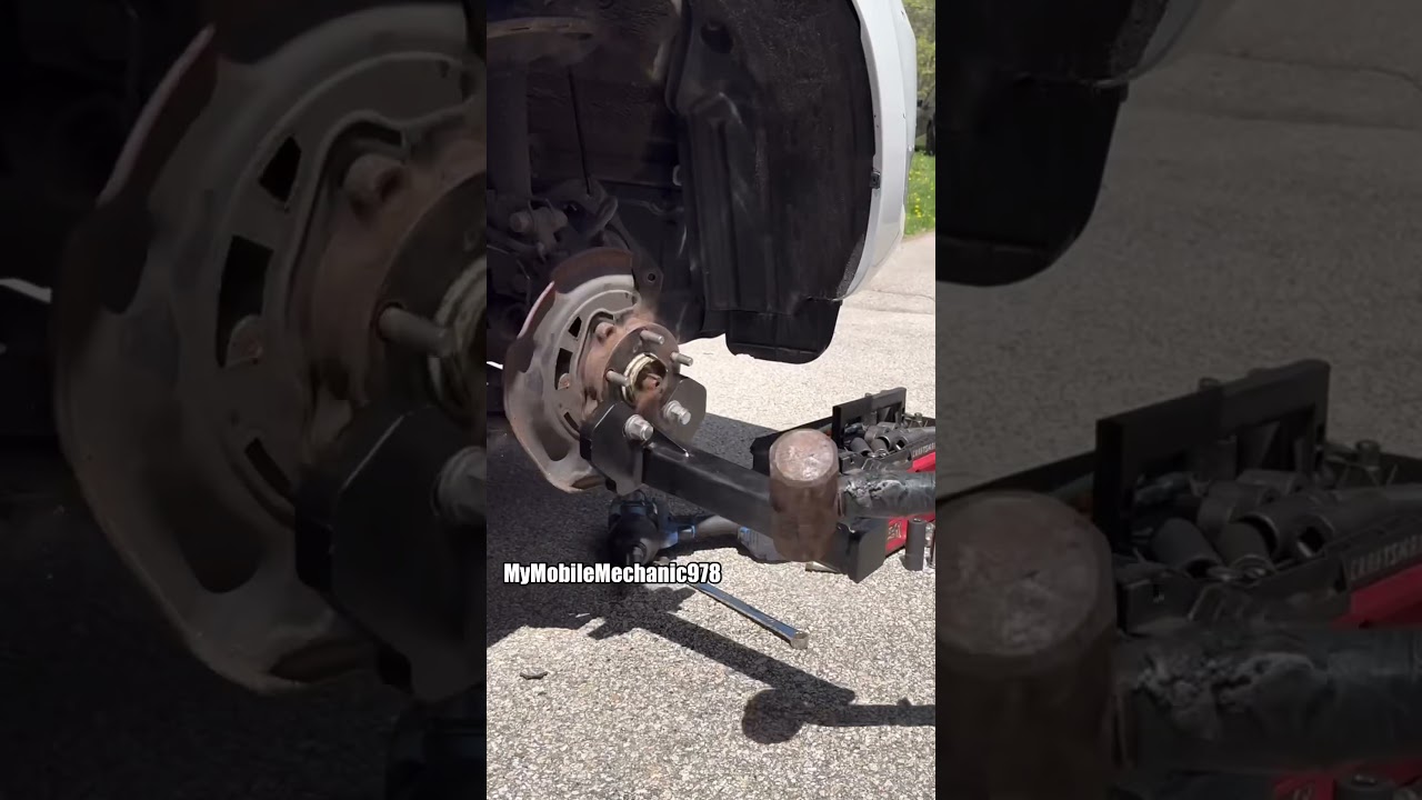 🙌 Hub buster 3000 👍 My slid hammer was so upset 😔  #mechanic #wheelhub  #tools #mobilemechanic