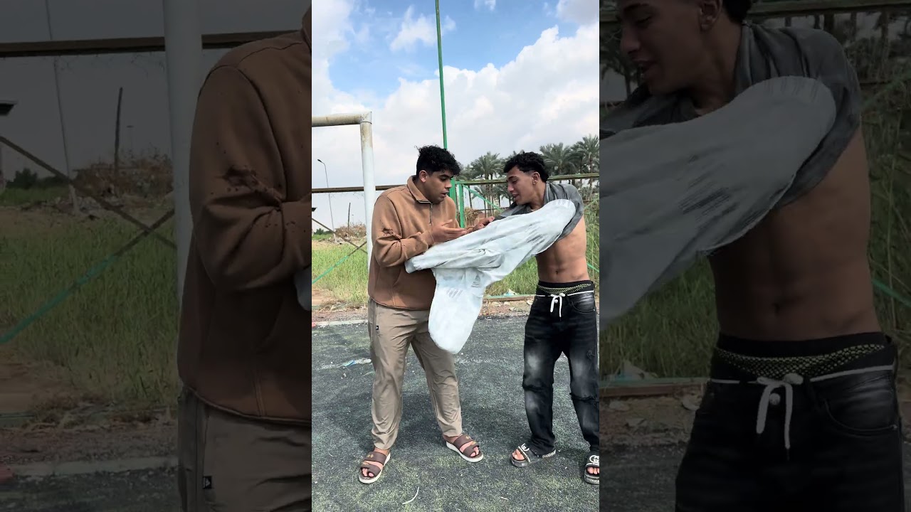 ‏اللعيبة داخل ملعب كرة القدم بعد التمرين على طول