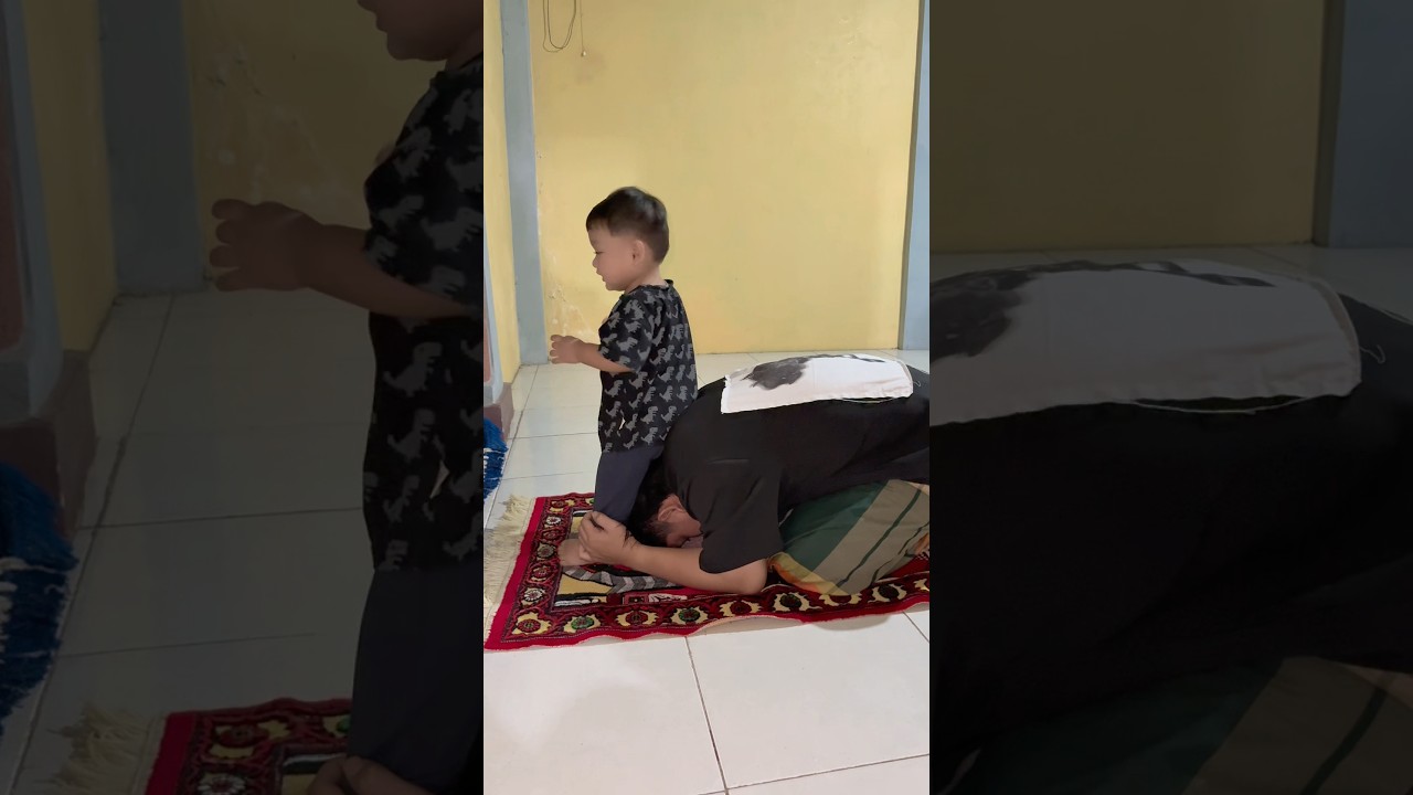 Nyusulin bapak nye sholat di Musollah 😂